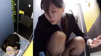 DLSL-631 06 Emergency! Office ladies ripping stockings and pushing panties aside to pee.