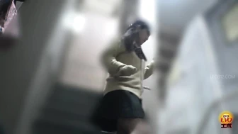 DLEE-749 02 Hidden camera footage of a girls’ toilet without a door. Shameful peeing!