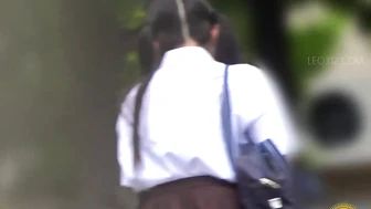 DLEE-793 02 Sudden urination urge on the way to school: schoolgirls rushing to the toilet with pre-pee drips.