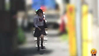 DLEE-793 04 Sudden urination urge on the way to school: schoolgirls rushing to the toilet with pre-pee drips.