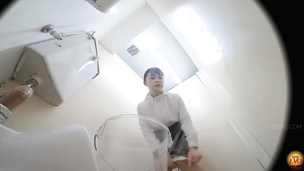 DLEE-798 04 Toilet blocked with a bucket option. What will women do? VOL. 2