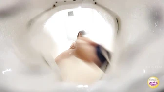 DLSL-640 05 Erotic model photoshoot: leaks and big urinations.