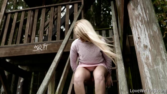 Izzy Delphine - Pissing scene