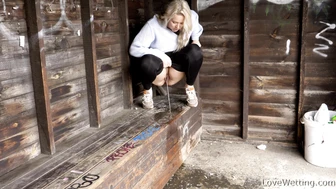 Nikki - Pissing scene