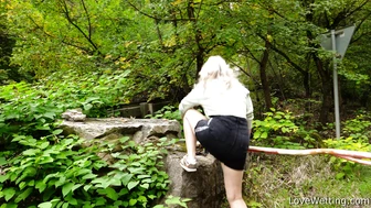 Nikki - Pissing scene