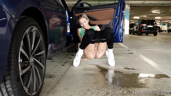 Silvia Black - Pissing scene