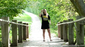 Naomi Bennet - Pissing scene