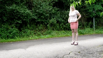 Mary Luz - Pissing scene