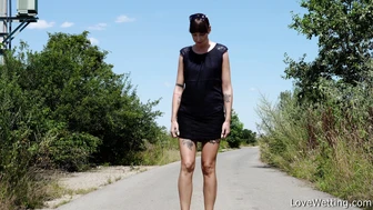 Joana Intense - Pissing scene