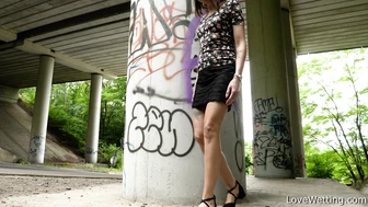 Joana Intense - Pissing scene