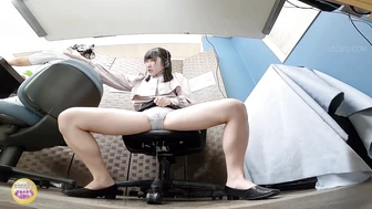 DLSL-639 03 Hidden camera call center. No leaving! Peeing while dealing with a complaint.