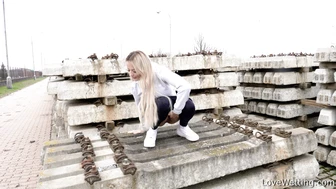 Silvia Black - Pissing scene