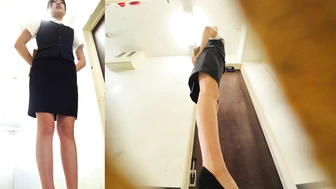 DLEE-804 06 Covert photography: Office workers way of relieving stress! Naked peeing in the company restroom