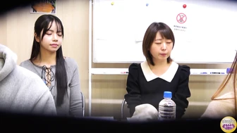 DLSL-646 05 Bladder-full female college student sneaks out of lecture to urinate