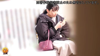 DLEE-824 01 Hidden camera footage of peeing in a Western-style toilet, part 4