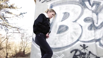 Claudia - Pissing Scene