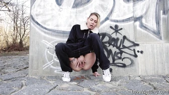 Claudia - Pissing Scene