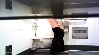 Hot Girls In Student Toilet 1
