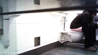 Hot Girls In Student Toilet 2