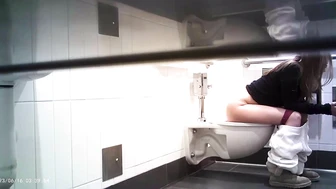 Hot Girls In Student Toilet 2