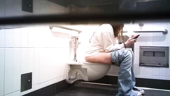 Hot Girls In Student Toilet 7