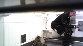 Hot Girls In Student Toilet 11