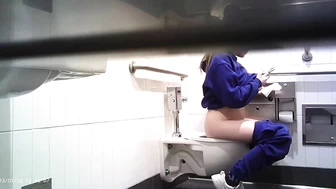 Hot Girls In Student Toilet 12