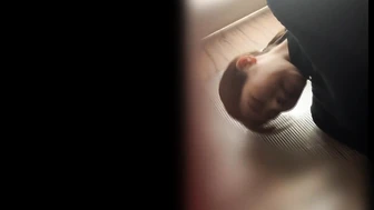 DLSL-658 02 Station toilet: High-speed peeing just before the last train