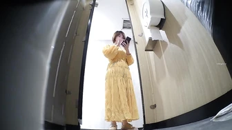 Womens Toilet in an Elite Nightclub 25