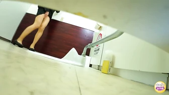 DLSL-657 02 Pleasure-filled holy water leaking woman. A special fetish for incontinence