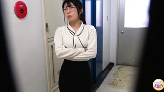 DLSL-657 03 Pleasure-filled holy water leaking woman. A special fetish for incontinence