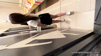 D0081 - Chinese Party Girls Desperate Queue (Part 1)