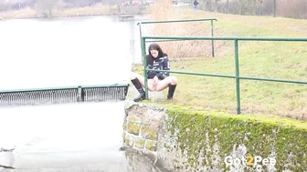 Canal Peeing
