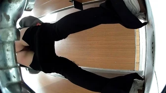 Back shot of the invincible angle of the pussy falling from the sky (2)