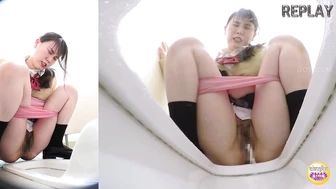 DLSL-446 05 Schoolgirls toilet dash after the chime. Pissing and leaking circumstances. VOL. 3