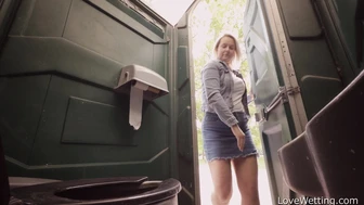 Nikki - Pissing Scene