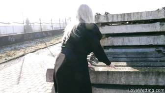 Andrea Quinn - Pissing Scene