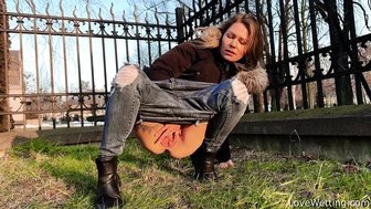 Claudia - Pissing Scene