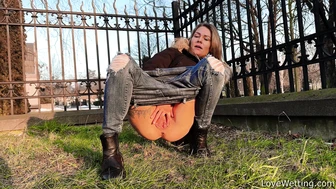 Claudia - Pissing Scene