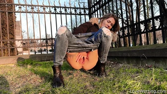 Claudia - Pissing Scene