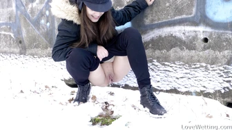 Lola Desire - Pissing Scene, SifangKTV, PissRIP