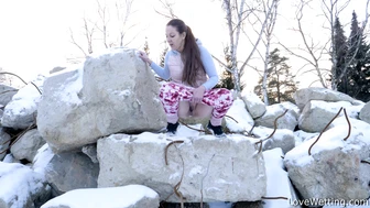 Valentina Ross - Pissing Scene