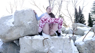 Valentina Ross - Pissing Scene