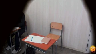 DLEE-821 01 Breaking the Limit: Peeing During Class