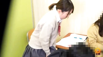 DLEE-821 04 Breaking the Limit: Peeing During Class