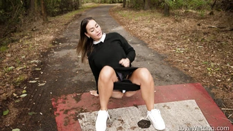 Naomi Bennet - Pissing Scene