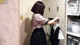 OJHI-712 04 It's the limit! Emergency urination in the sink