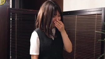 OJHI-712 04 It's the limit! Emergency urination in the sink