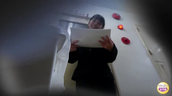 DLSL-663 02 Hidden Camera in the Office: Stuck in the Toilet and Leaking Pee