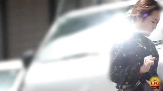 DLEE-775 06 Public toilet hidden camera: women jumping inside the toilet and popping the cork of urine champagne. VOL. 2